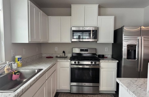 West Seneca House | King bed - Perfect Room - shared living room - Bills Stadium and Tesla