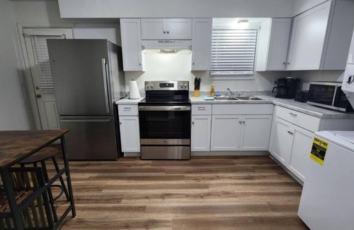 Buechel Apartment | King Bed| Pet Friendly |2BR Townhome with Parking