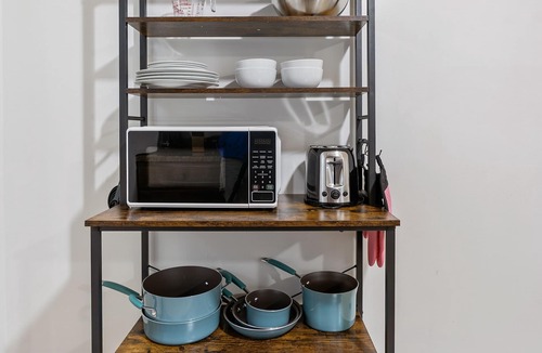 Poughkeepsie Apartment | King Bed Private Parking Fast Internet