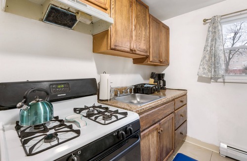 Poughkeepsie Apartment | King Bed Private Parking Fast Internet