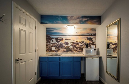 Henderson Hotel | King Bed Smoking No Pet