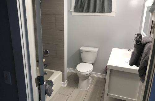 Lopez Island Hotel | King Bed.Steps from Everything in Village.WIFI.Relax