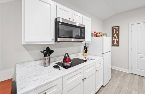 San Jose House | King Bed Studio~ Near San Marco Nightlife &Dining