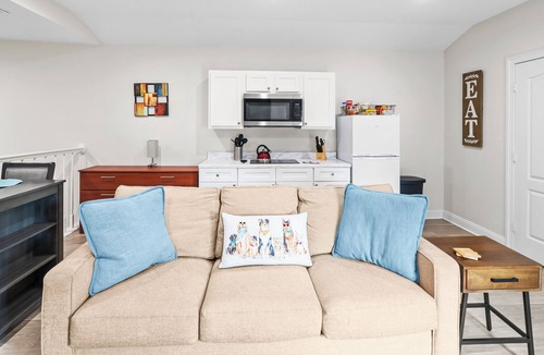 San Jose House | King Bed Studio~ Near San Marco Nightlife &Dining