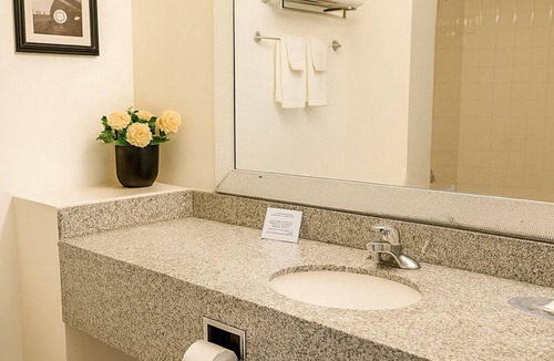 Point Edward Hotel | King Bed Suite with Jetted Tub