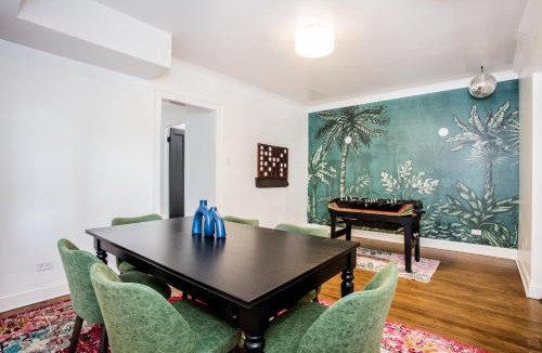 East Garfield Park Apartment | King Bed,United Center, Dogs Welcome,Walk to Train