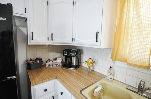 Wichita House | King Bed & Walk-In Shower - Ample Amenities + W/D