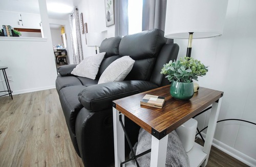 Wichita House | King Bed & Walk-In Shower - Ample Amenities + W/D