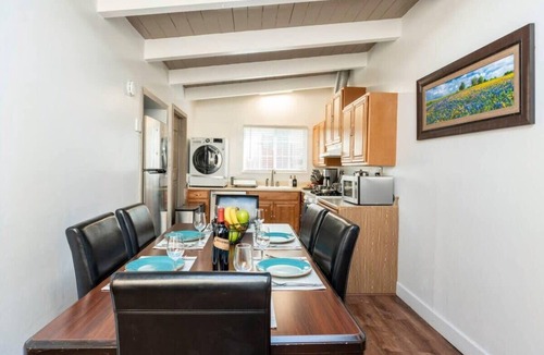 Tennyson - Alquire House | King Bed Walk to BART Near SFO Fast WiFi