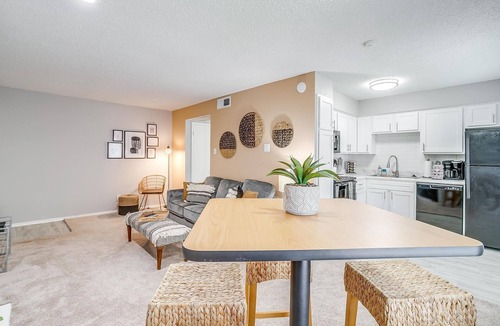 Central Arlington Apartment | King Bed ✶WiFi ✶Washer Dryer ✶4K TVs ✶Pets Allowed #425