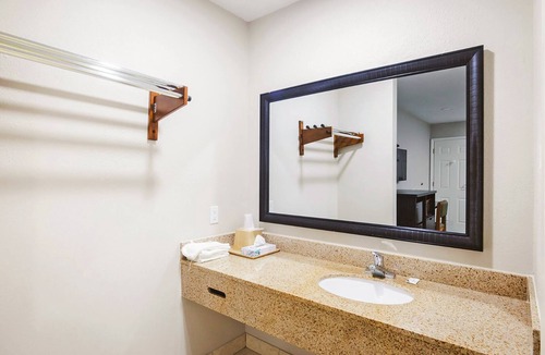 Wharton Hotel | King Bed with Free Breakfast, Parking, Near Riverfront Park