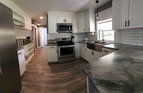 Jeffersonville House | King Bedroom, Outdoor Cabana w/Bed Swing, Quiet House Minutes to D/T Louisville