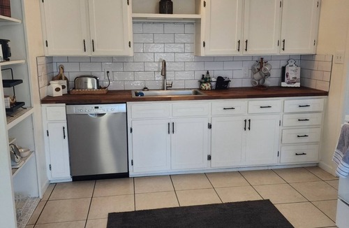 John Day House | King bedroom, sleeps 6