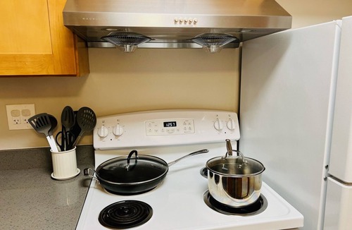 Santa Clara Condo | King bedroom with full amenities