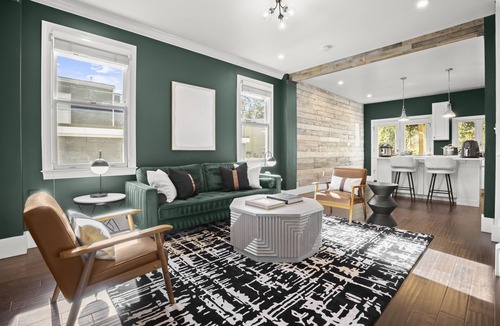 Old Town West House | King Beds <> A Dashingly Bodacious Old Town Xcape