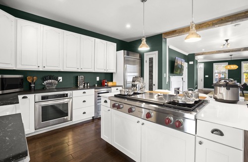 Old Town West House | King Beds <> A Dashingly Bodacious Old Town Xcape