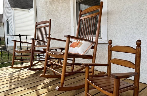 Washington House | King Beds, Family & Pet Friendly
