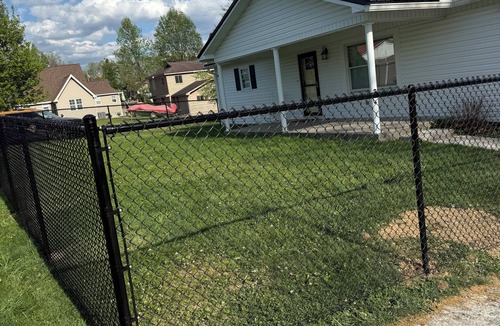 Eccles House | King beds, pet friendly, fenced in yard, with a pool!