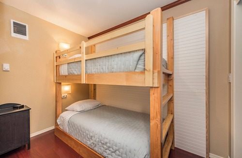 Sequim Hotel | King Bunk room with a distant Ocean view.