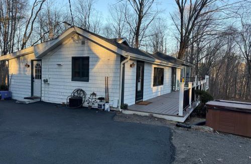 Hampden House | King Cabin