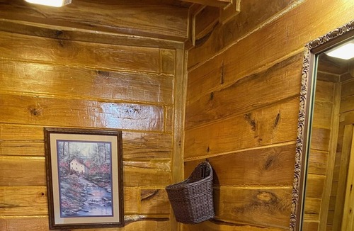 Tulsa Cabin | King Cabin