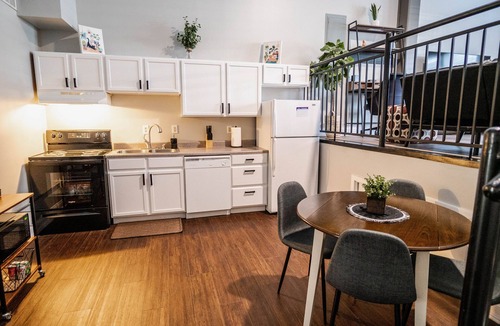 Downtown Lafayette Historic District Condo | King Centered Downtown Lafayette