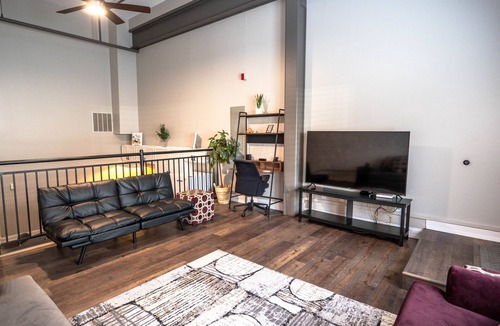 Downtown Lafayette Historic District Condo | King Centered Downtown Lafayette