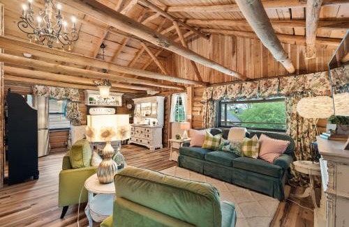 Rudy House | King-Delicately decorated-Log cabin charm-Front porch living-The Pampered Peacock