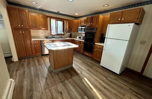 Barnstead Cottage | King Family Lakehouse Waterfront, Vacation RetreatnLocke Lake, Barnstead N.H,