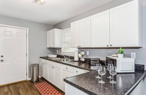 Wichita House | King,Gazebo,&Private Hot Tub-West Wichita