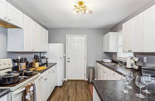 Wichita House | King,Gazebo,&Private Hot Tub-West Wichita