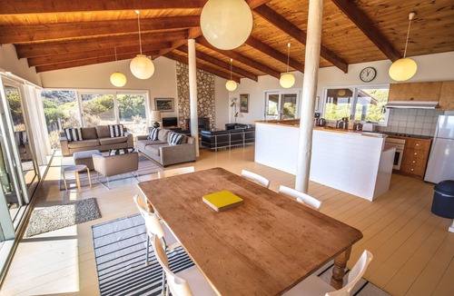 Duncan House | King George Beach Retreat