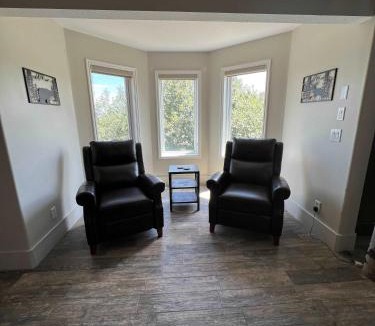 Pocatello House | King Home- Mountain Oasis Pool & Views