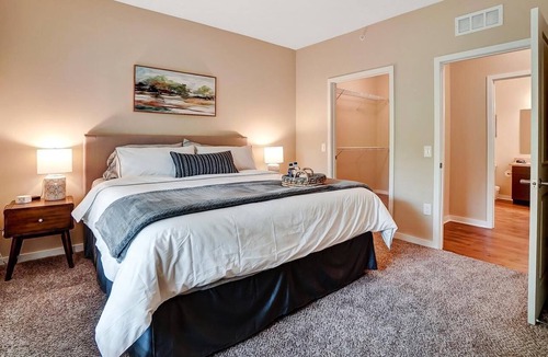 Westerville Apartment | King Hoover Hideaway | Pet-Friendly | W/D!