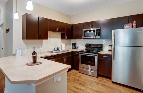 Westerville Apartment | King Hoover Hideaway | Pet-Friendly | W/D!