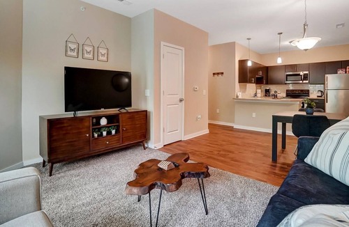 Westerville Apartment | King Hoover Hideaway | Pet-Friendly | W/D!