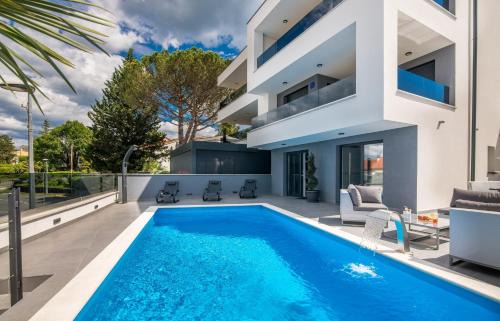 Vantacici Apartment | King Luxury Apartment with Private Pool