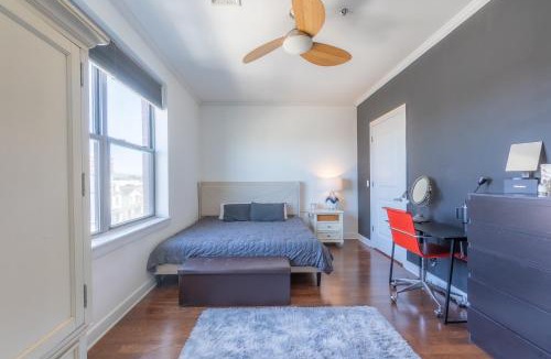 Hackensack River Waterfront House | King Master and Plush Queen near NYC w kitchen, living room plus on-site gym