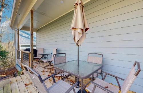 Clayton House | King Mountain Retreat