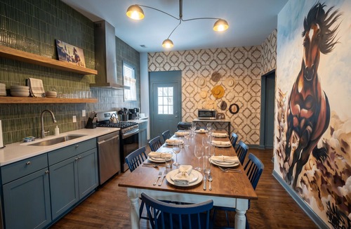 Tyler Park House | King of the Highlands * HUGE 7BR 6BA->Game Room
