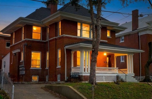 Tyler Park House | King of the Highlands * HUGE 7BR 6BA->Game Room