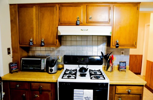 Whittier House | ★King Pleasant Mansion ★Cable★FastWifi★Parking★