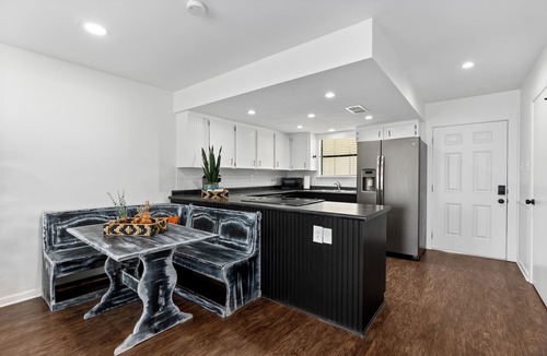 New Braunfels House | King & Queen Bed - Guadalupe Hip Haven - Near downtown New Braunfels!