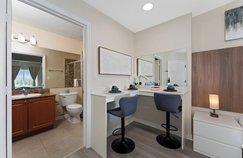 Florida Center Apartment | King + Queen, Spacious Studio Near Universal
