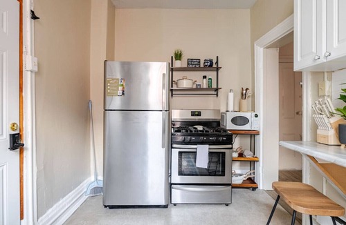 Lower Lawrenceville Apartment | King/Queen - Steps to Butler