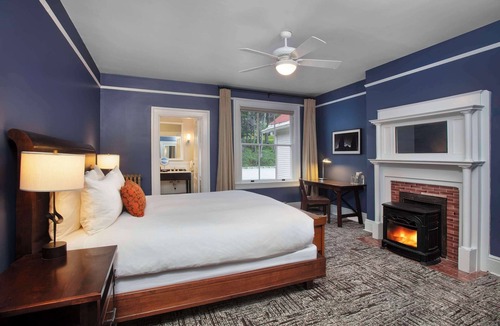 Sausalito Hotel | King Room at a 4.5⭐️ Hotel