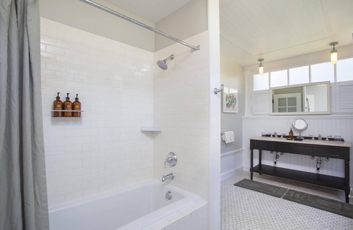 Sausalito Hotel | King Room at a 4.5⭐️ Hotel
