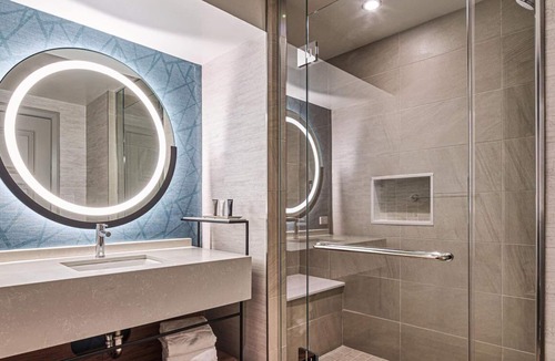 Atlantic City Hotel | King Room at a 4⭐️ Hotel