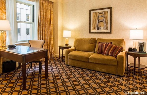 Financial District House | King Room at a 4.5⭐️ Hotel