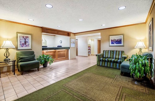 La Crosse Hotel | King Room Non-Smoking